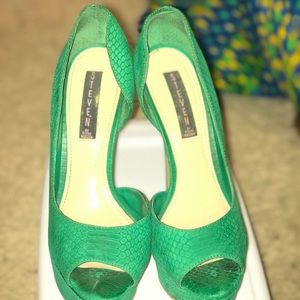 Green Steve Madden Heels Sz 8.5